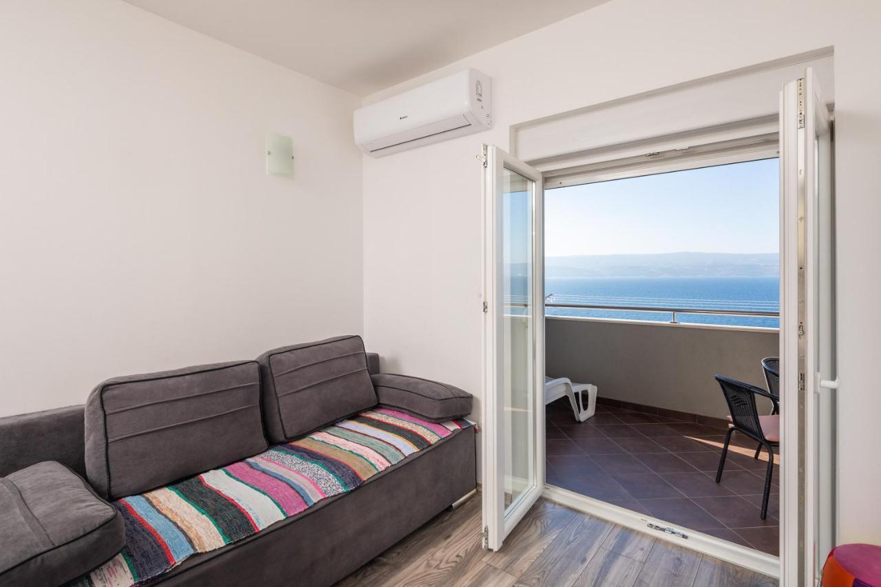 Apartments Ivan Omis Exterior photo