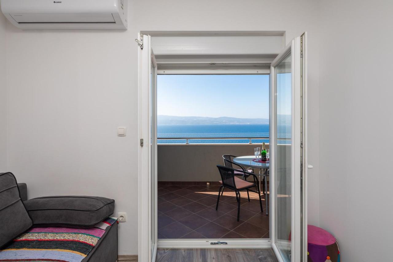 Apartments Ivan Omis Exterior photo