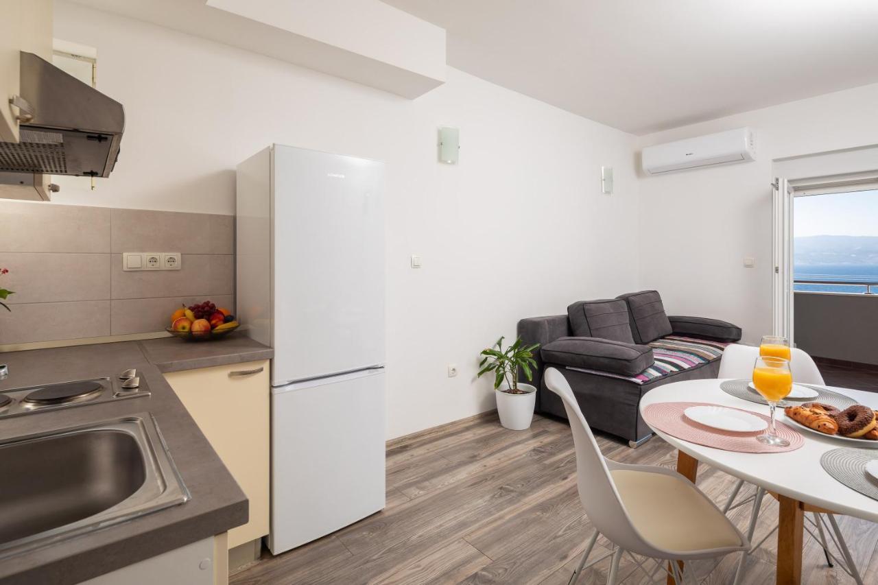 Apartments Ivan Omis Exterior photo