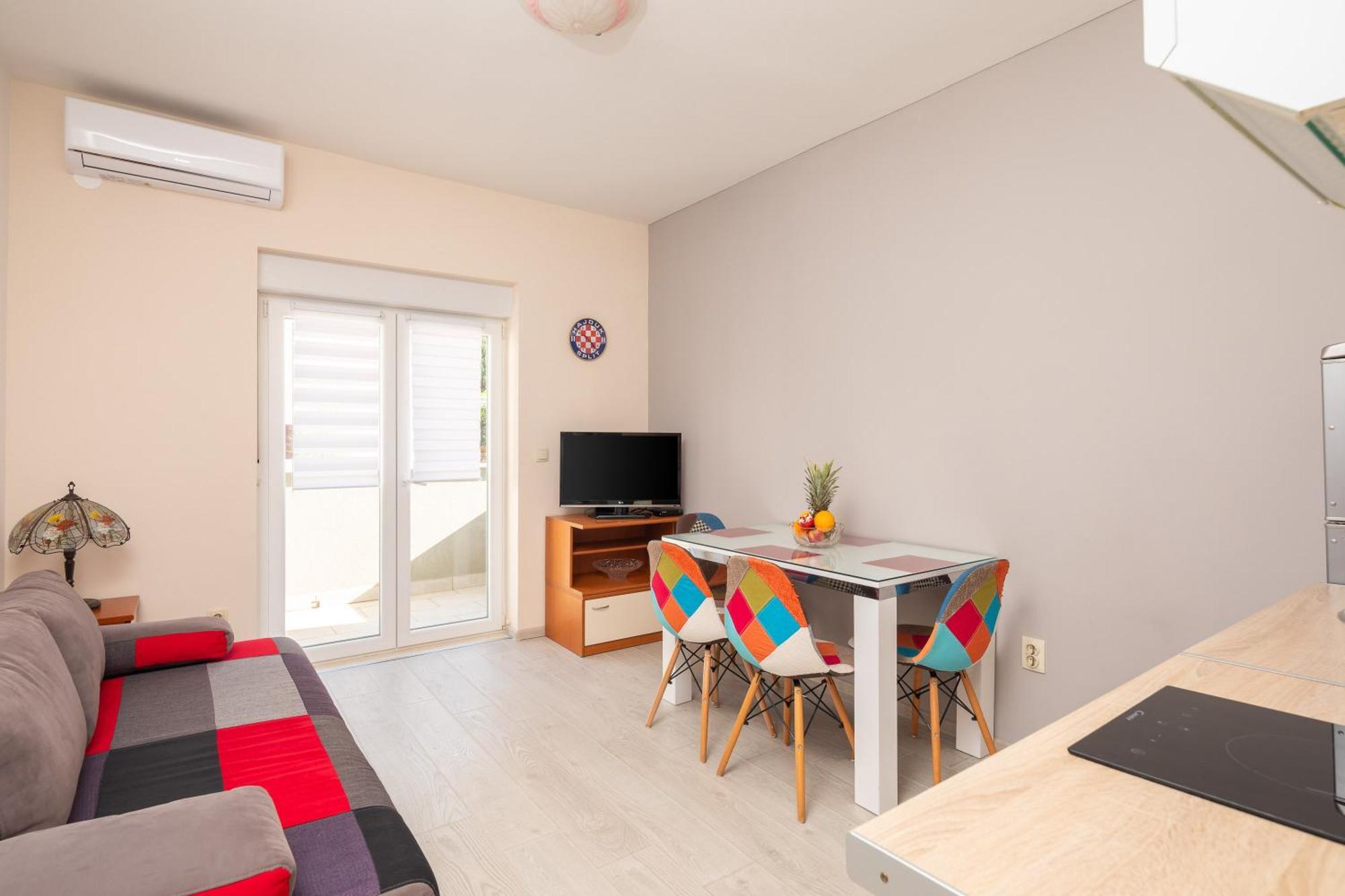 Apartments Ivan Omis Exterior photo