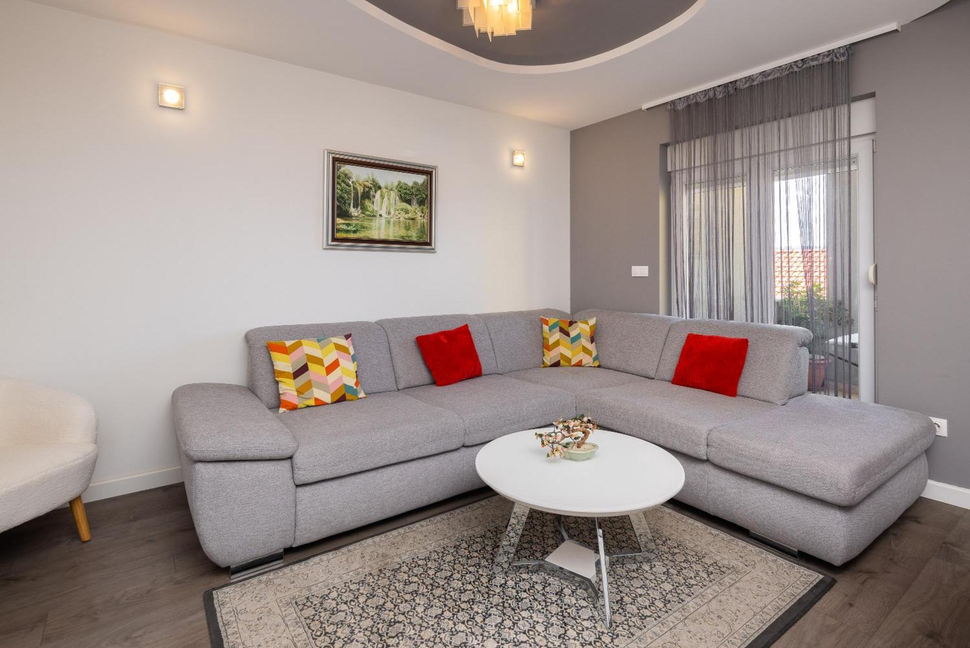 Apartments Ivan Omis Exterior photo