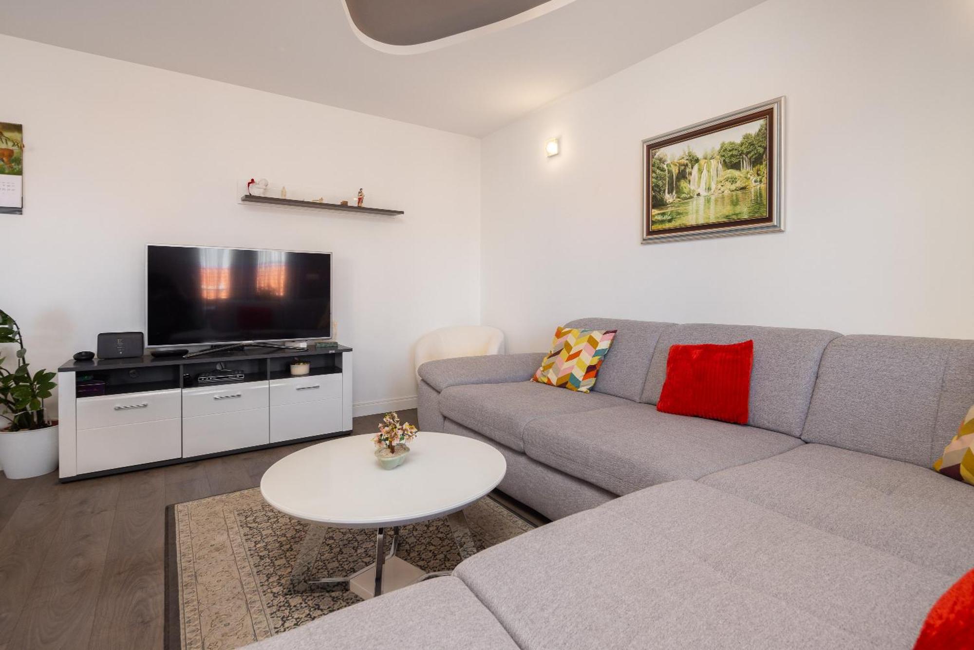 Apartments Ivan Omis Exterior photo